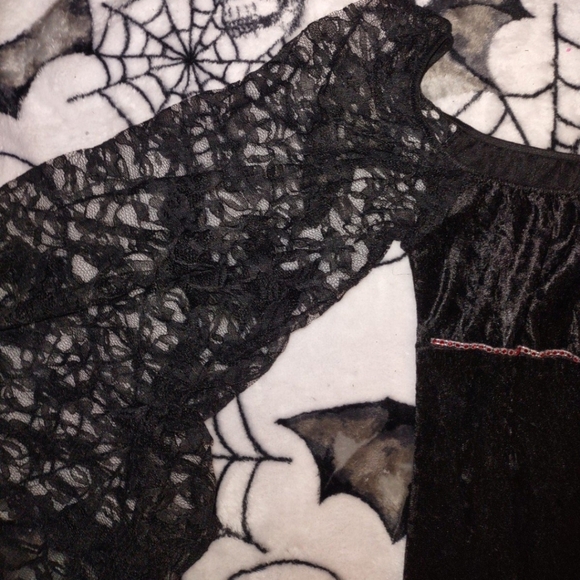 Gothic Vampire Long Dress - Picture 3 of 9